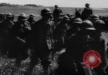 Standbild deutsche Truppen Frankreich, 1940, aus Sekunde 55 historischem Filmmaterial Videoclip 65675043294