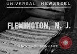 Immagine di Bruno Richard Hauptmann sul banco di prova Flemington New Jersey USA, 1935, secondo 32 filmato di repertorio 65675043301