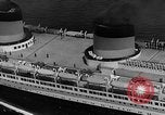Image Normandie voyage inaugural New York City USA, 1935, de la seconde 14 séquences d'archives historiques vidéo 65675043309