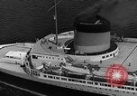 Image Normandie voyage inaugural New York City USA, 1935, de la seconde 18 séquences d'archives historiques vidéo 65675043309