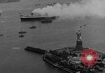 Image Normandie voyage inaugural New York City USA, 1935, de la seconde 21 séquences d'archives historiques vidéo 65675043309