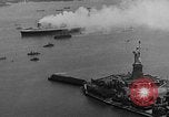 Image Normandie voyage inaugural New York City USA, 1935, de la seconde 23 séquences d'archives historiques vidéo 65675043309