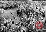 Standbild deutsche Soldaten Berlin Deutschland, 1935, aus Sekunde 13 historischem Filmmaterial Videoclip 65675043318