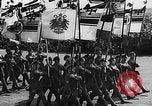 Standbild deutsche Soldaten Berlin Deutschland, 1935, aus Sekunde 15 historischem Filmmaterial Videoclip 65675043318