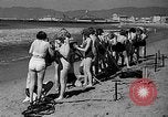 Standbild Hausgemachte Tauchanzug Venice Beach Los Angeles California USA, 1935, aus Sekunde 10 historischem Filmmaterial Videoclip 65675043334