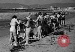 Standbild Hausgemachte Tauchanzug Venice Beach Los Angeles California USA, 1935, aus Sekunde 11 historischem Filmmaterial Videoclip 65675043334