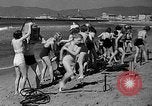 Standbild Hausgemachte Tauchanzug Venice Beach Los Angeles California USA, 1935, aus Sekunde 14 historischem Filmmaterial Videoclip 65675043334