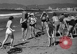 Standbild Hausgemachte Tauchanzug Venice Beach Los Angeles California USA, 1935, aus Sekunde 21 historischem Filmmaterial Videoclip 65675043334