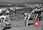 Standbild Hausgemachte Tauchanzug Venice Beach Los Angeles California USA, 1935, aus Sekunde 26 historischem Filmmaterial Videoclip 65675043334