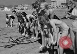 Standbild Hausgemachte Tauchanzug Venice Beach Los Angeles California USA, 1935, aus Sekunde 27 historischem Filmmaterial Videoclip 65675043334