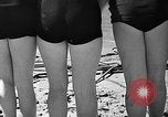 Standbild Hausgemachte Tauchanzug Venice Beach Los Angeles California USA, 1935, aus Sekunde 35 historischem Filmmaterial Videoclip 65675043334