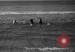 Standbild Hausgemachte Tauchanzug Venice Beach Los Angeles California USA, 1935, aus Sekunde 38 historischem Filmmaterial Videoclip 65675043334