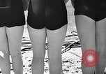 Standbild Hausgemachte Tauchanzug Venice Beach Los Angeles California USA, 1935, aus Sekunde 40 historischem Filmmaterial Videoclip 65675043334