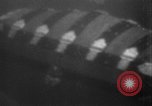 Standbild Hausgemachte Tauchanzug Venice Beach Los Angeles California USA, 1935, aus Sekunde 50 historischem Filmmaterial Videoclip 65675043334
