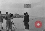 Standbild Sir Malcolm Campbell Daytona Beach Florida USA, 1935, aus Sekunde 30 historischem Filmmaterial Videoclip 65675043335