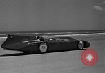 Standbild Sir Malcolm Campbell Daytona Beach Florida USA, 1935, aus Sekunde 53 historischem Filmmaterial Videoclip 65675043335