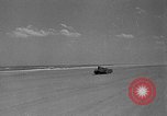 Standbild Sir Malcolm Campbell Daytona Beach Florida USA, 1935, aus Sekunde 59 historischem Filmmaterial Videoclip 65675043335