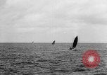 Image pêcheurs chinois rouge Détroit de Taiwan, 1967, de la seconde 5 séquences d'archives historiques vidéo 65675043341