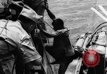 Image pêcheurs chinois rouge Détroit de Taiwan, 1967, de la seconde 19 séquences d'archives historiques vidéo 65675043341