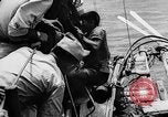 Image pêcheurs chinois rouge Détroit de Taiwan, 1967, de la seconde 21 séquences d'archives historiques vidéo 65675043341