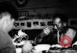 Image pêcheurs chinois rouge Détroit de Taiwan, 1967, de la seconde 31 séquences d'archives historiques vidéo 65675043341
