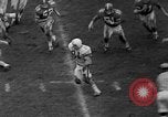 Immagine di 1967 Coppa senior del gioco del calcio Mobile Alabama USA, 1967, secondo 11 filmato di repertorio 65675043344