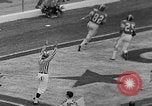 Immagine di 1967 Coppa senior del gioco del calcio Mobile Alabama USA, 1967, secondo 37 filmato di repertorio 65675043344