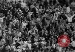 Immagine di 1967 Coppa senior del gioco del calcio Mobile Alabama USA, 1967, secondo 40 filmato di repertorio 65675043344