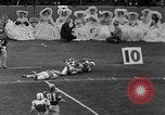 Immagine di 1967 Coppa senior del gioco del calcio Mobile Alabama USA, 1967, secondo 51 filmato di repertorio 65675043344