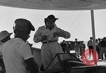 Standbild Sir Malcolm Campbell Bonneville Salt Flats Utah USA, 1935, aus Sekunde 25 historischem Filmmaterial Videoclip 65675043345