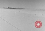 Standbild Sir Malcolm Campbell Bonneville Salt Flats Utah USA, 1935, aus Sekunde 46 historischem Filmmaterial Videoclip 65675043345