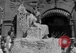 Image Fete parade Saint Helena California USA, 1935, de la seconde 12 séquences d'archives historiques vidéo 65675043347