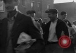 Image travailleurs grève du chantier naval de fin Camden New Jersey USA, 1935, de la seconde 26 séquences d'archives historiques vidéo 65675043348