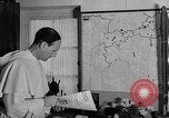 Immagine di Il Reverendo George Pire Belgio, 1958, secondo 25 filmato di repertorio 65675043359