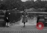 Immagine di Sfilata di moda New York United States USA, 1958, secondo 10 filmato di repertorio 65675043360