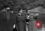 Immagine di Sfilata di moda New York United States USA, 1958, secondo 27 filmato di repertorio 65675043360