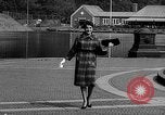 Immagine di Sfilata di moda New York United States USA, 1958, secondo 32 filmato di repertorio 65675043360