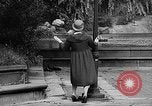 Immagine di Sfilata di moda New York United States USA, 1958, secondo 42 filmato di repertorio 65675043360