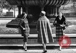 Immagine di Sfilata di moda New York United States USA, 1958, secondo 46 filmato di repertorio 65675043360