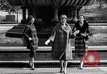 Immagine di Sfilata di moda New York United States USA, 1958, secondo 52 filmato di repertorio 65675043360