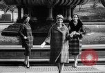 Immagine di Sfilata di moda New York United States USA, 1958, secondo 53 filmato di repertorio 65675043360