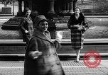 Immagine di Sfilata di moda New York United States USA, 1958, secondo 58 filmato di repertorio 65675043360