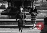 Immagine di Sfilata di moda New York United States USA, 1958, secondo 62 filmato di repertorio 65675043360