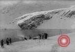 Immagine di Gli sciatori sci Germania, 1958, secondo 16 filmato di repertorio 65675043361