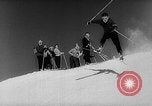 Immagine di Gli sciatori sci Germania, 1958, secondo 38 filmato di repertorio 65675043361
