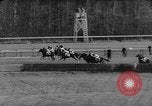 Standbild internationalen Pferderennen Laurel Maryland USA, 1958, aus Sekunde 18 historischem Filmmaterial Videoclip 65675043362