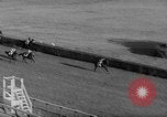 Standbild internationalen Pferderennen Laurel Maryland USA, 1958, aus Sekunde 43 historischem Filmmaterial Videoclip 65675043362