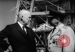 Standbild Präsident Dwight D Eisenhower Cape Canaveral Florida USA, 1960, aus Sekunde 34 historischem Filmmaterial Videoclip 65675043364