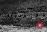 Image Dépression maisons grotte Uniontown Pennsylvania USA, 1935, de la seconde 7 séquences d'archives historiques vidéo 65675043368