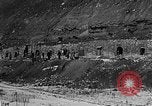 Image Dépression maisons grotte Uniontown Pennsylvania USA, 1935, de la seconde 8 séquences d'archives historiques vidéo 65675043368